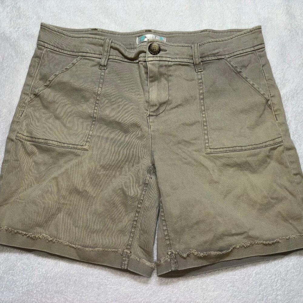 Love, Fire size 3 tan beige shorts